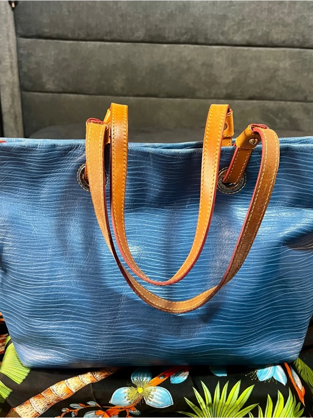 Dooney & Bourke Vachetta Leather Wave Embossed Blue Work‎ Travel School Tote Bag